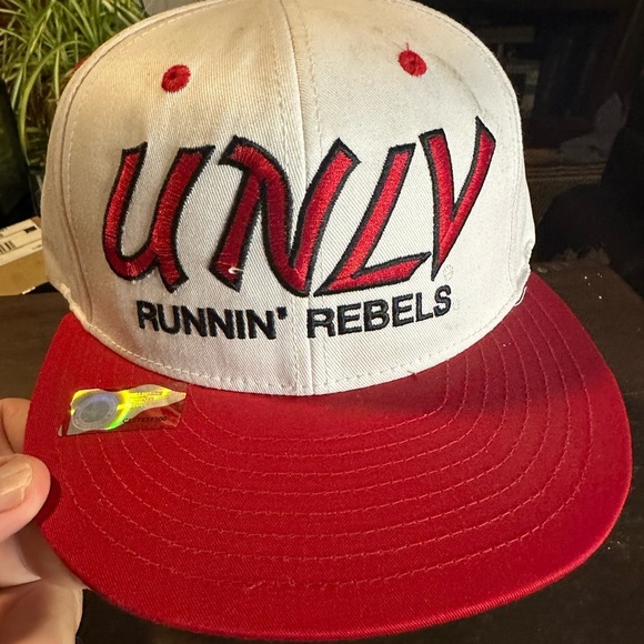 Unlv Runnin Rebels University Script Logo Mens Snapback hat Red &White - Picture 1 of 3